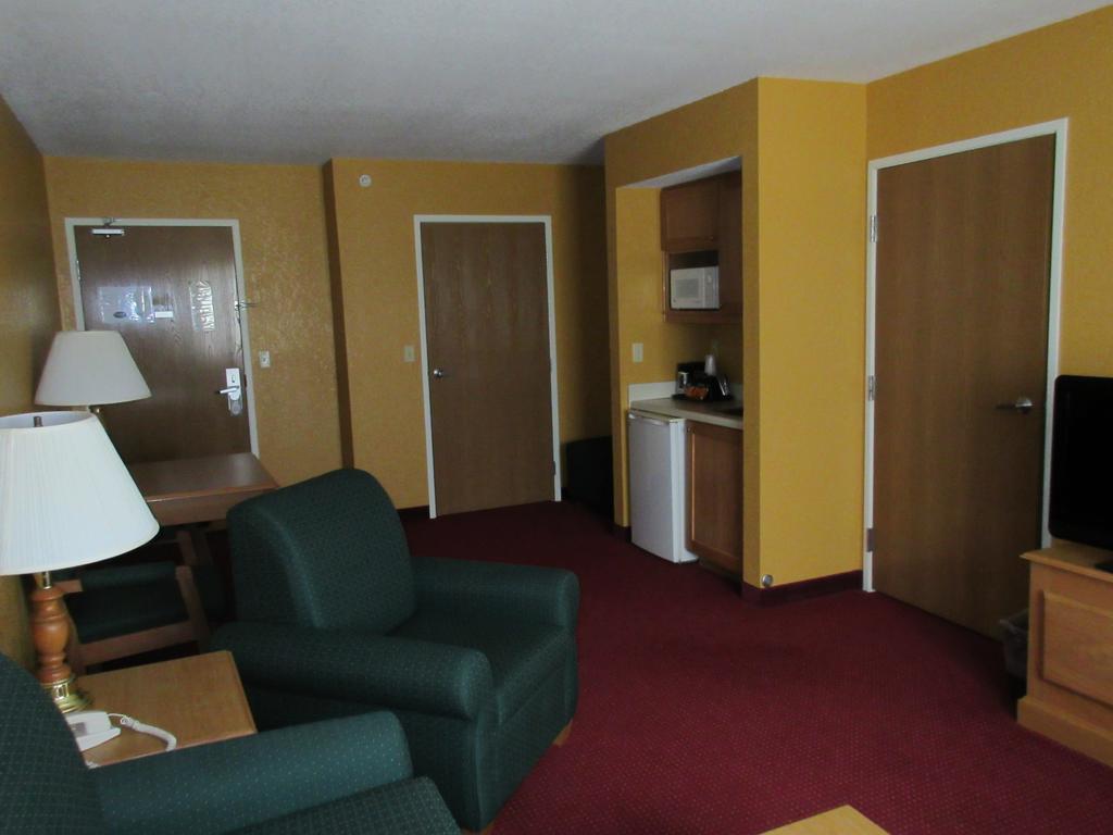 Parkfield Inn - Clinton Стая снимка