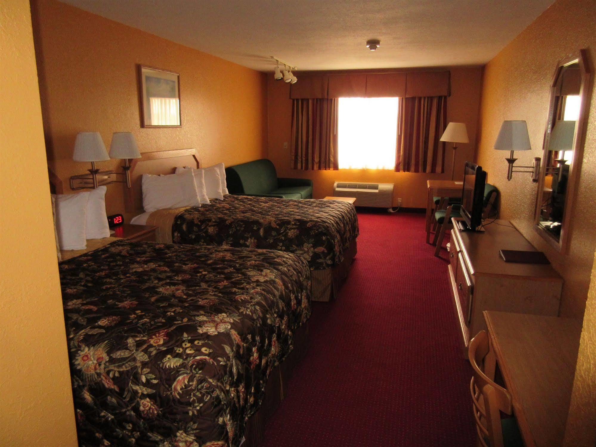Parkfield Inn - Clinton Екстериор снимка
