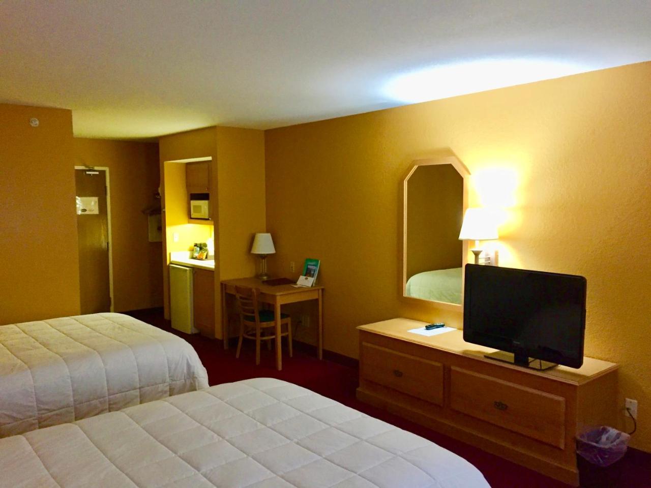 Parkfield Inn - Clinton Екстериор снимка